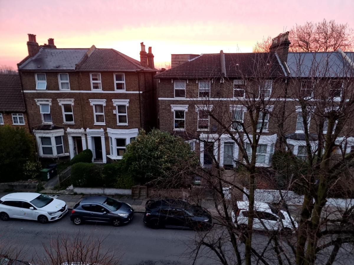 Stylish-Brockley-Entire Place Leilighet London Eksteriør bilde